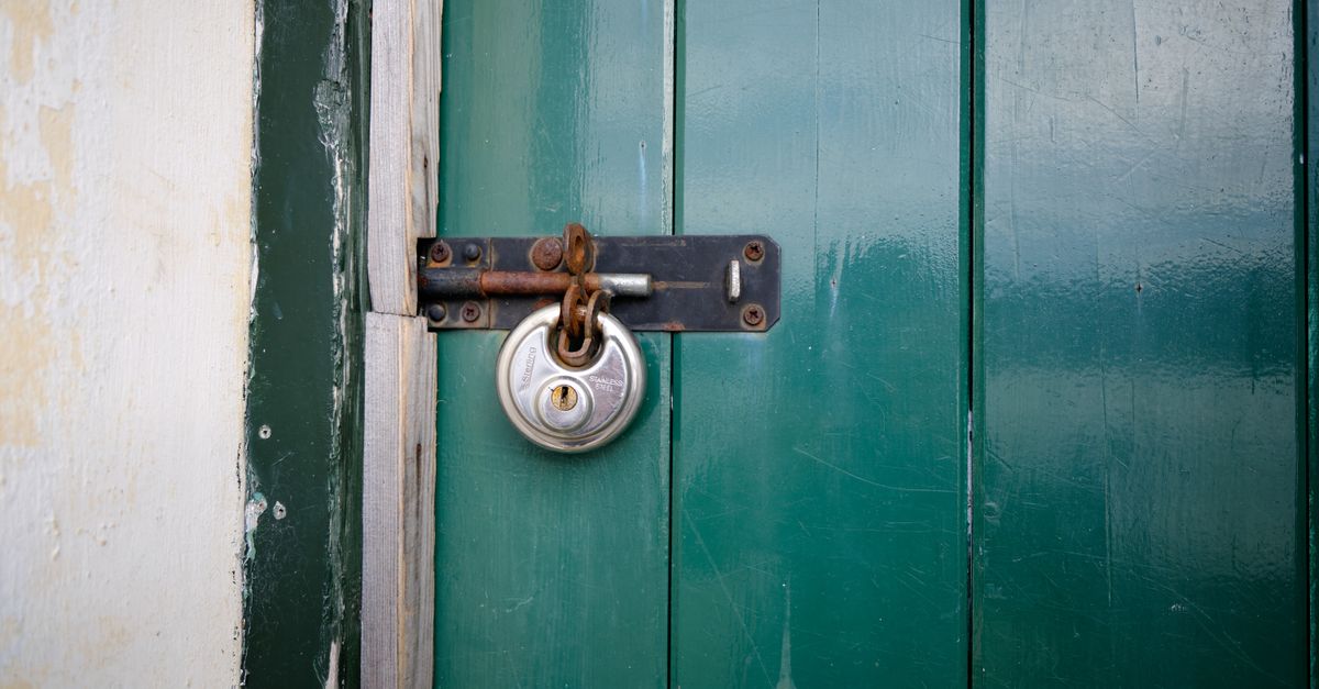 Signs It Is Time for a Door Knob Lock Replacement — Mountain Breeze Locksmith Burlington